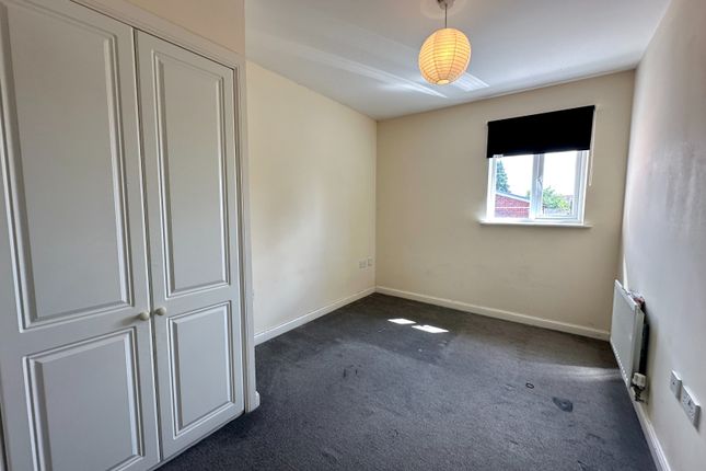 82, Merton Way, Walsall photo 2
