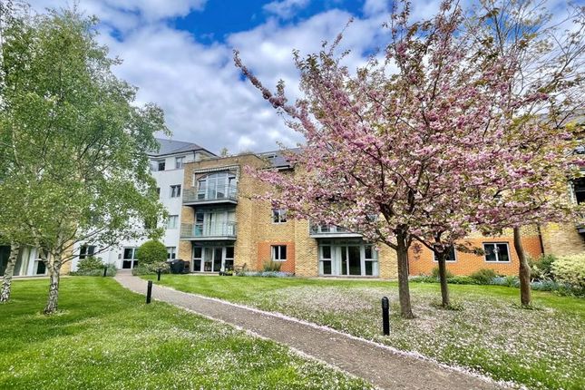 Flat for sale in The Atrium, Woolsack Way, Godalming