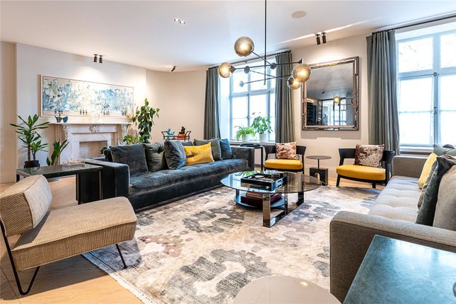 Flat for sale in Portland Place, London