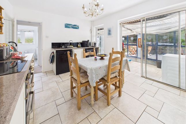 Treetops, 8, Meneth, Helston photo 3