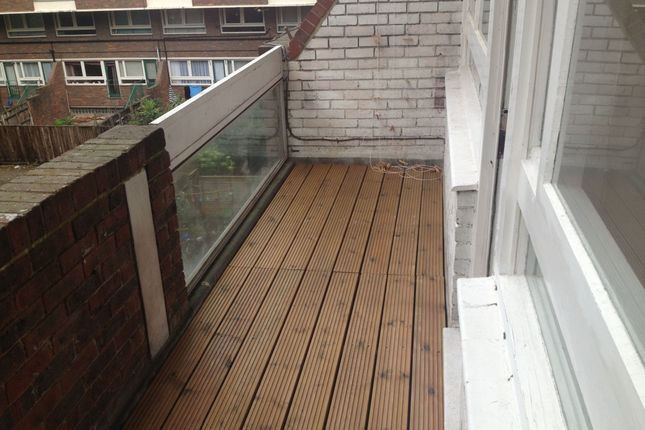 6 Carnoustie Drive, London photo 5
