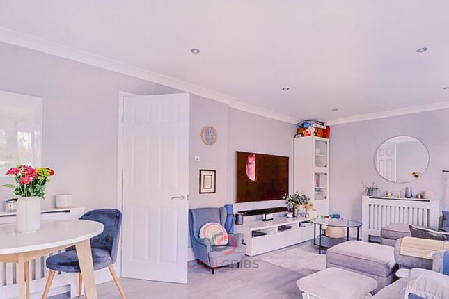 Thumbnail Flat to rent in Cherry Close, London