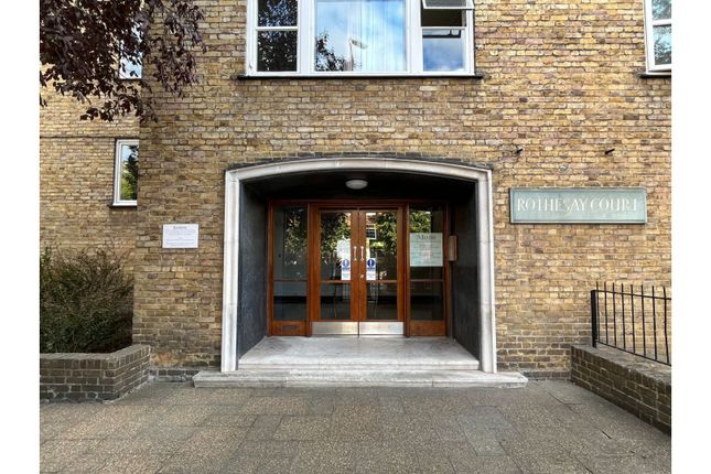 Flat 32/Rothesay Court, Harleyford Street, London photo 2