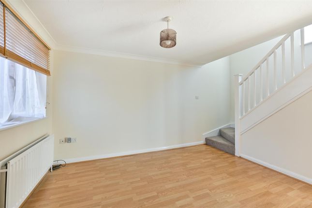 3 Benyon Mews, Bath Road, Reading photo 3