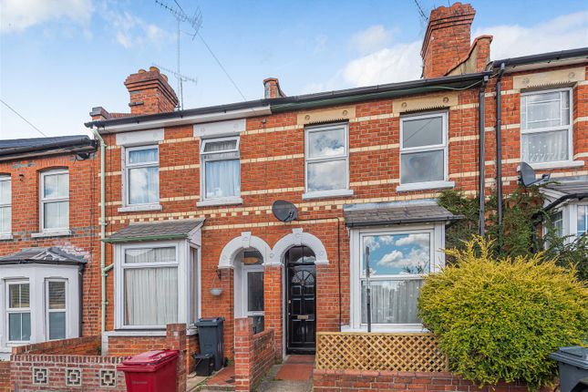 Terraced house to rent in Chester Street, Caversham, Reading
