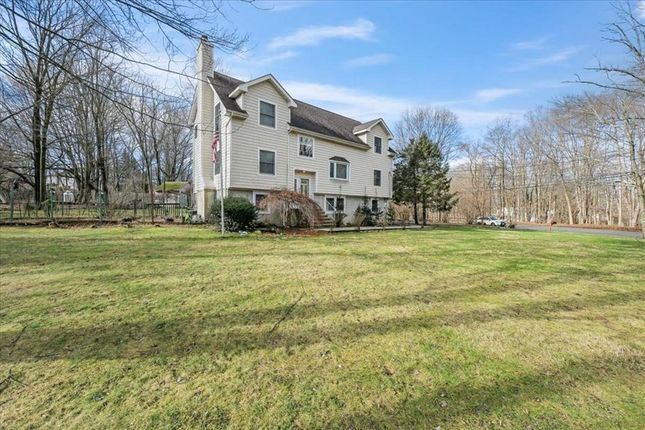 Property for sale in 6 Somerset Lane, Cortlandt Manor, New York, United States Of America