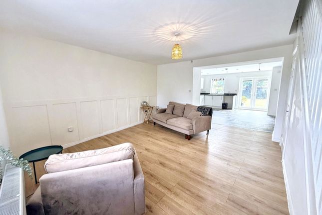 3 The Grange, South Side, Peterlee photo 2