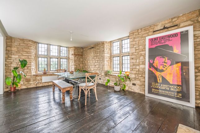 Flat 3, Shipton Court High Street, Chipping Norton photo 2