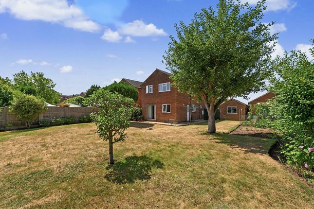 15, Chesterfield Crescent, Leighton Buzzard photo 4