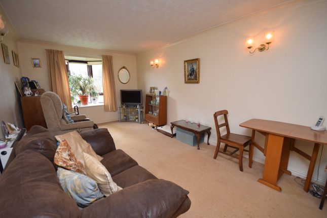 28, St Johns Park, Whitchurch photo 3