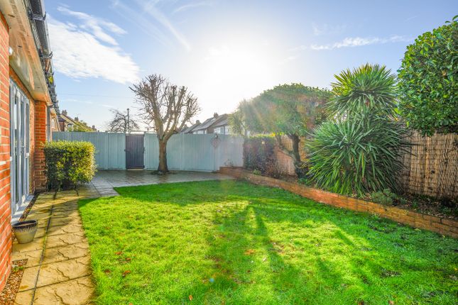 4a, Florence Close, Walton-on-Thames photo 3