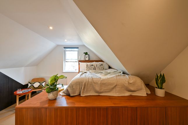 Dennington Park Road, London photo 3