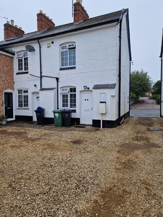 Thumbnail Flat for sale in London Road, Oadby, Leicester