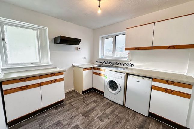 Flat for sale in St. Annes Drive, Tonna, Neath