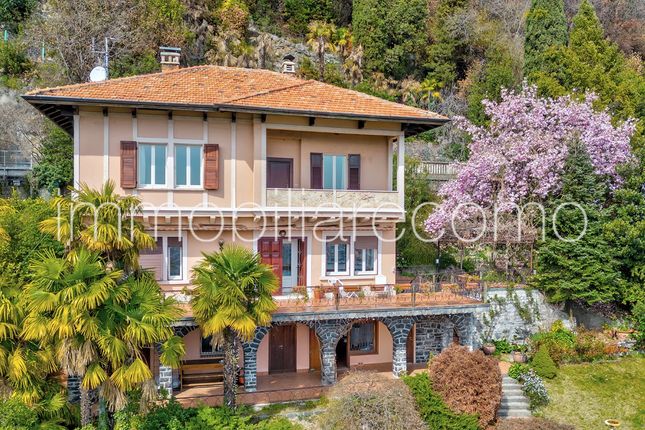 Detached house for sale in Via Castel Carnasino, Como (Town), Como, Lombardy, Italy