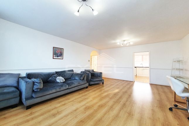 Thumbnail Flat to rent in High Mount, Station Road, London