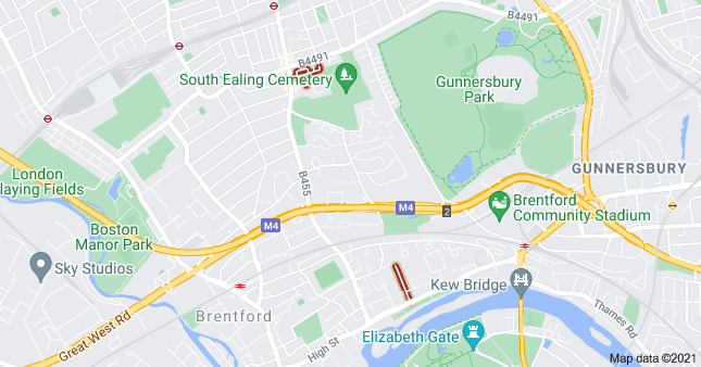 Flat to rent in North Road, Brentford