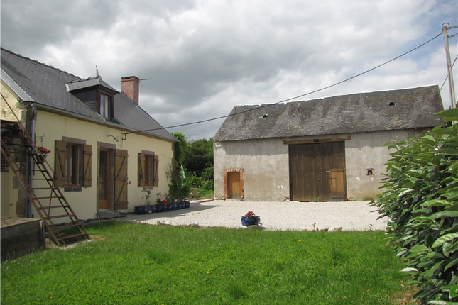 Detached house for sale in Lurcy-Levis, Allier, Auvergne-Rhone-Alpes, France