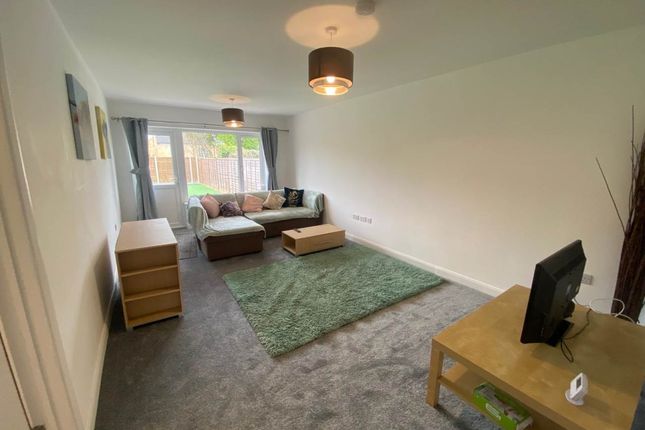 Room to rent in Lime Grove, Royston