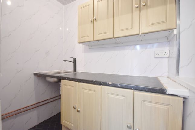 166, Stoney Stanton Road, Coventry photo 4