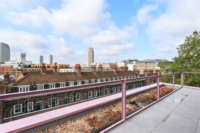 Flat for sale in Surrey Row, London