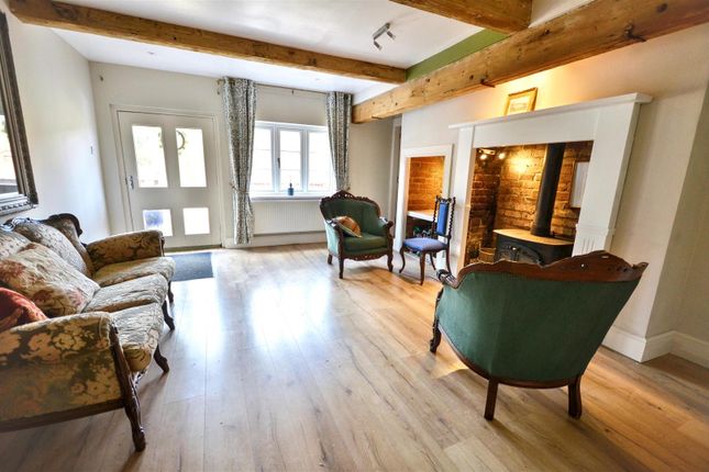 3-bed house on Farm Cottage, Yarnfield Lane, Stone, £400,000