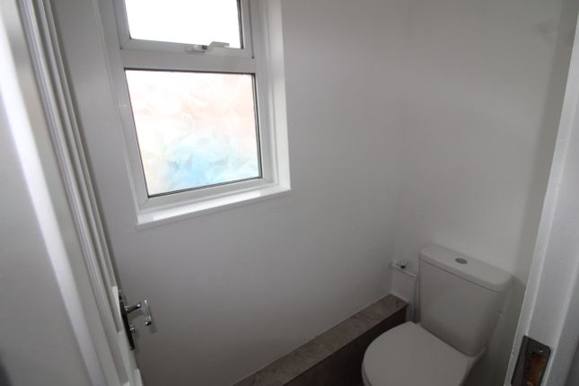 104, Parkway, Erith photo 3