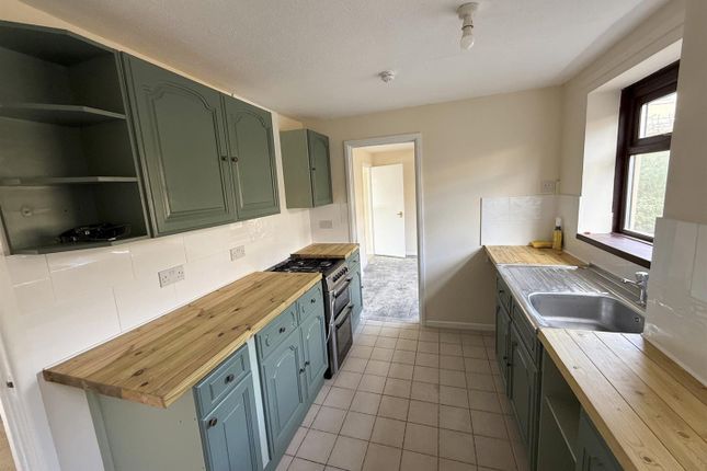 14, Wood Path, Cwmbran photo 4