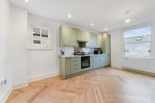 Flat for sale in Tynemouth Road, Mitcham