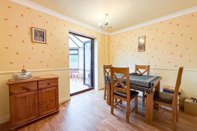 22, Jasmin Way, Stoke-On-Trent photo 5