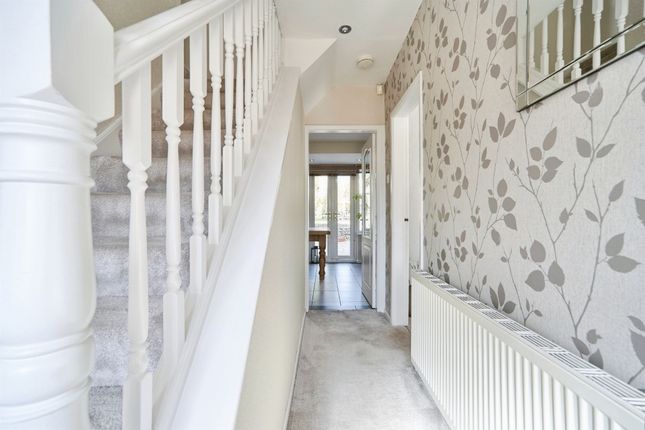 22, Fell Crescent, Keighley photo 3