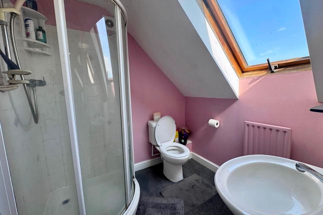 Room 8, 16, Hatfield Road, Ipswich photo 5
