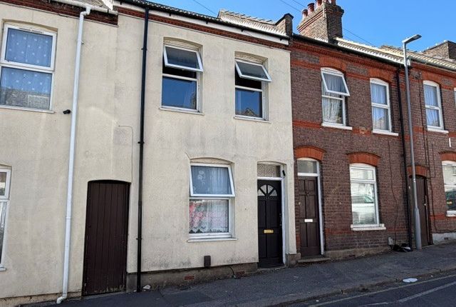 59, Luton photo 5