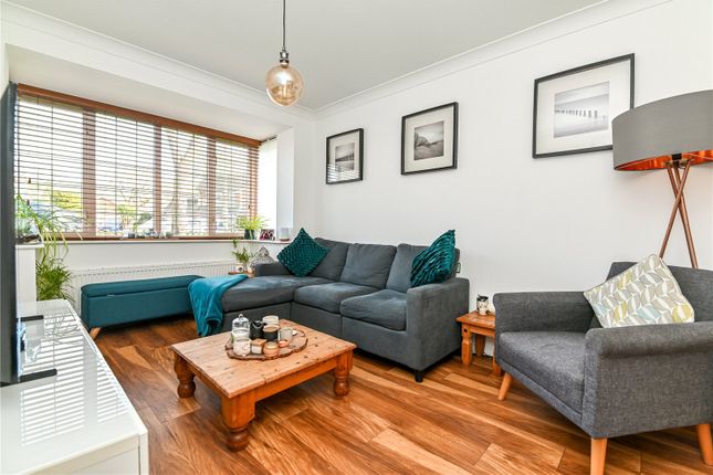 4, Forest Oak Drive, Hampshire photo 5