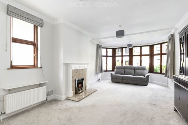 14 Victoria Place, Esher Park Avenue, Esher photo 2