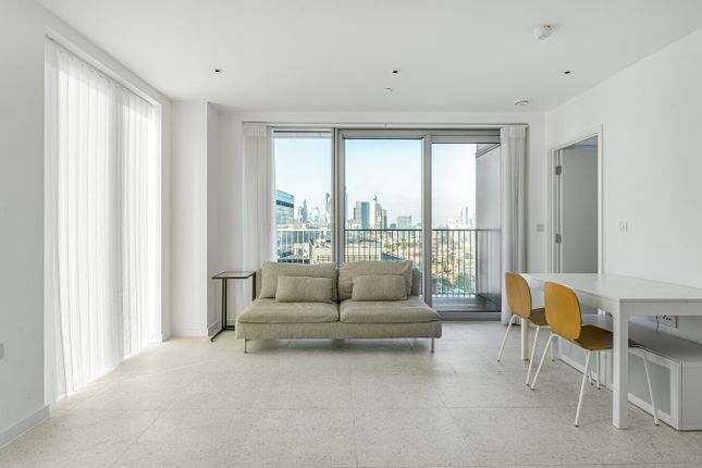 5 Tapestry Way, London photo 3