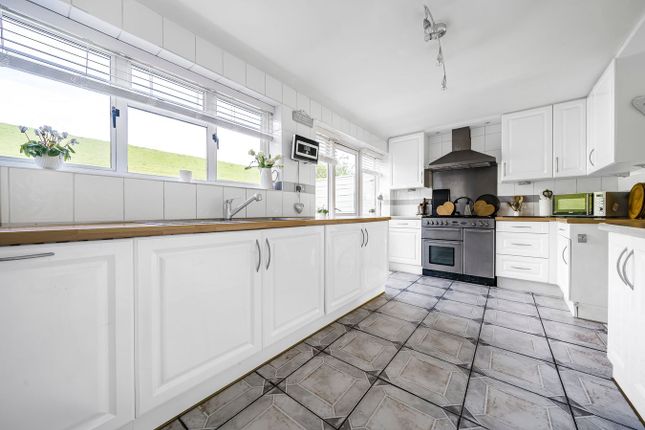 73, Walnut Tree Road, Shepperton photo 2
