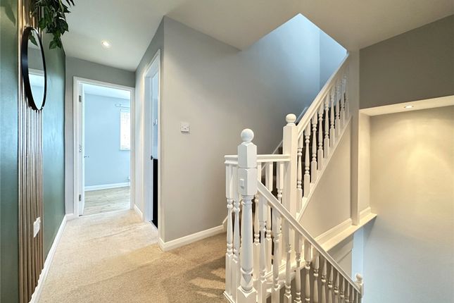 11, Birkdale Green, West Yorkshire photo 5