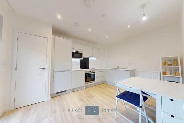 56 Luctons Close, Epping Gate, Loughton photo 3
