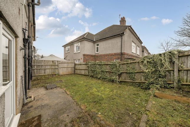132, Chiltern Drive, Surbiton photo 4