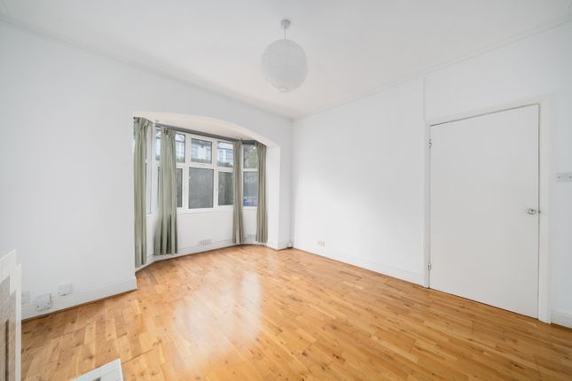 151, Tranmere Road, London photo 2