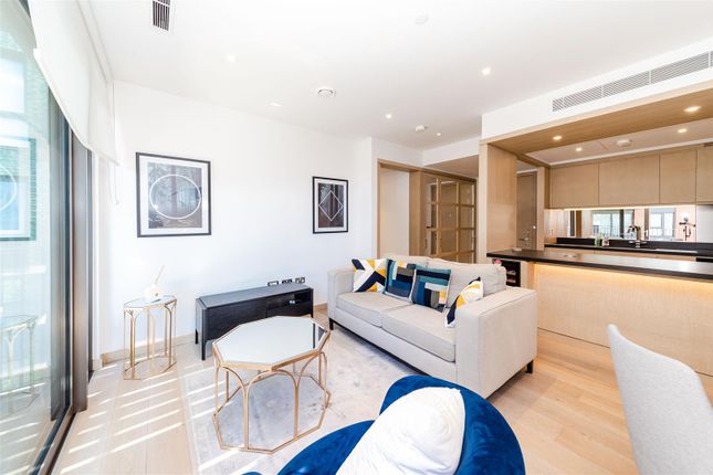 Flat to rent in Legacy Building, Viaduct Gardens, London