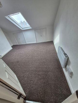 Flat 4 19 Queen Street, Scarborough photo 2