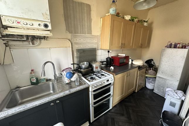 33, Derby Street, Bradford photo 3