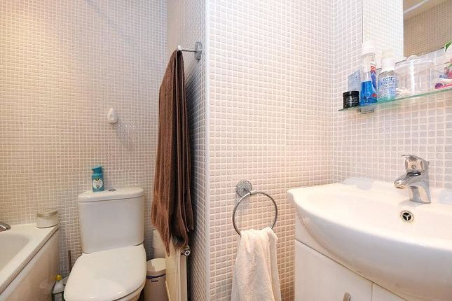 9, Rosebury Drive, Woking photo 4