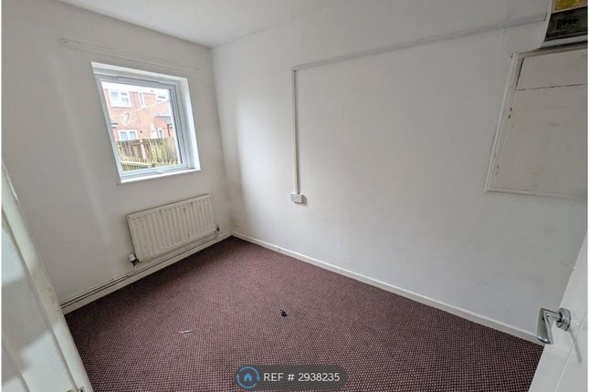 Burford, Brookside, Telford photo 5