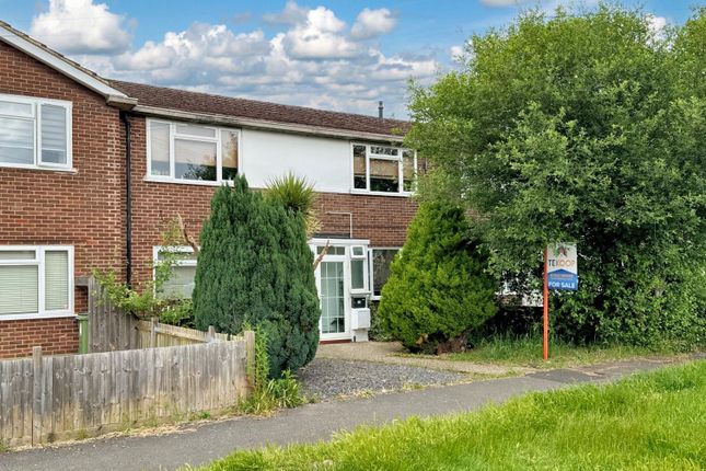 Thumbnail Flat for sale in Anglesey Avenue, Farnborough