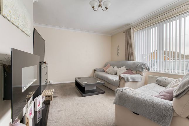 53 Yew Tree Close, Great Yarmouth photo 4