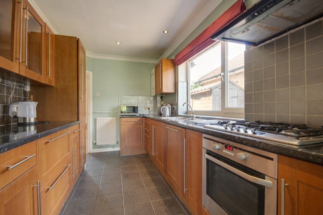 16, Ripley Avenue, Egham photo 4
