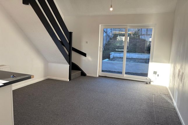 99 Waltwood Park Drive, Newport photo 3